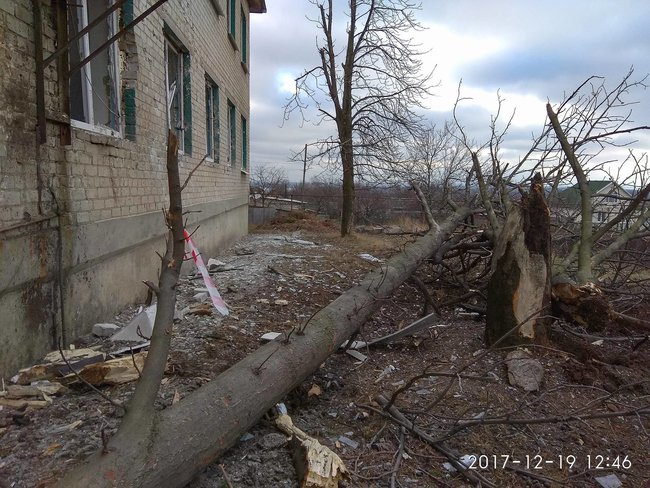 ГСЧС, полиция и военные ликвидируют последствия обстрела Новолуганского наемниками РФ, - Жебривский 12