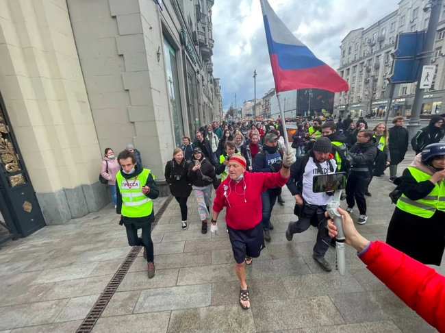 Путін - злодій!: У Росії проходять акції на підтримку Навального 02