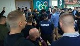 Підозрюваного в антисемітизмі "опоблоківця" Суханова не пустили до міськради Дніпра. ФОТО