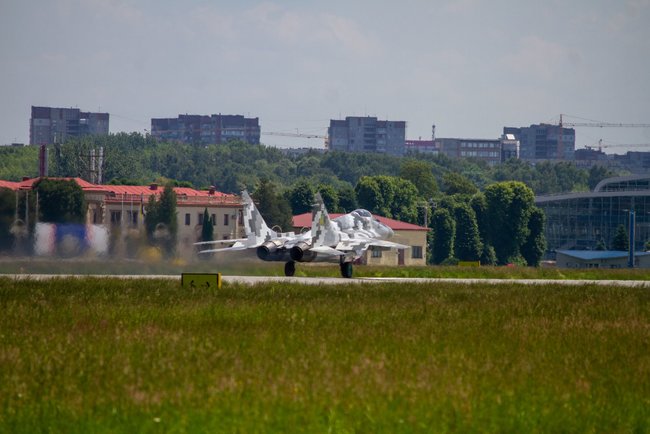 Львовский авиаремонтный завод передал ВСУ капитально отремонтированный МиГ-29МУ1 03