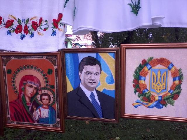 янукович президент портрет