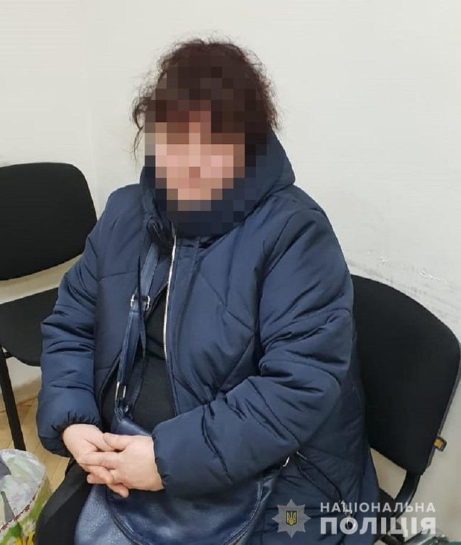 Две женщины предлагали следователю $1000 за закрытие дела против одной из них, - Нацполиция 02