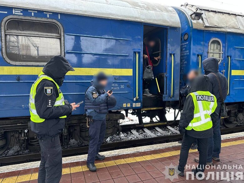 Працівників 