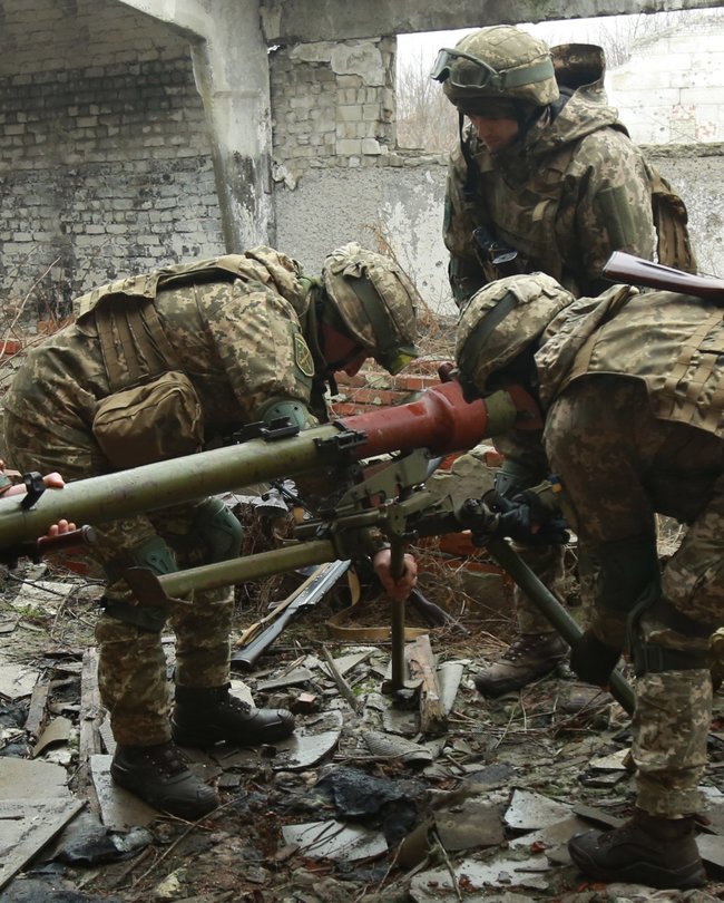 Особовий склад підрозділів вогневої підтримки відпрацював тактичні прийоми володіння штатним озброєнням у районі ООС 10
