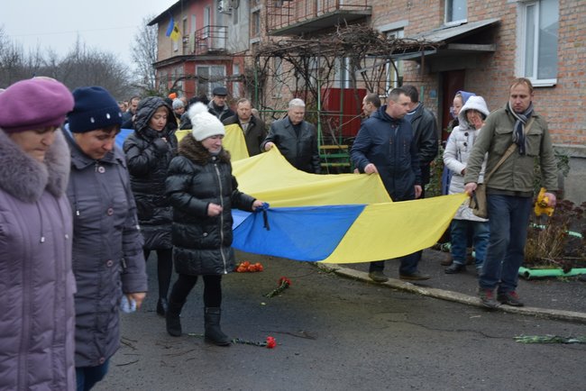 Із загиблим воїном УДА Олександром Зубченком попрощалися в Миргороді 03