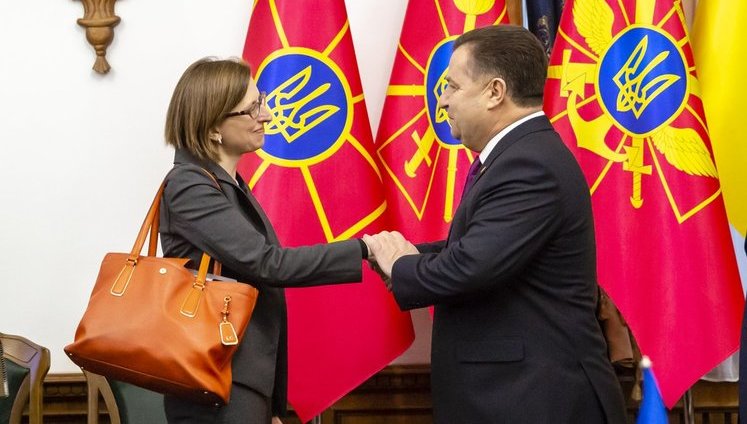 Заступник глави Пентагону Купер і міністр оборони Полторак обговорили плани США щодо надання допомоги Україні в галузі безпеки. ФОТО