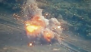 Дрон-камікадзе знищує ворожу РСЗВ БМ-21 "Град" на Лиманському напрямку. ВIДЕО