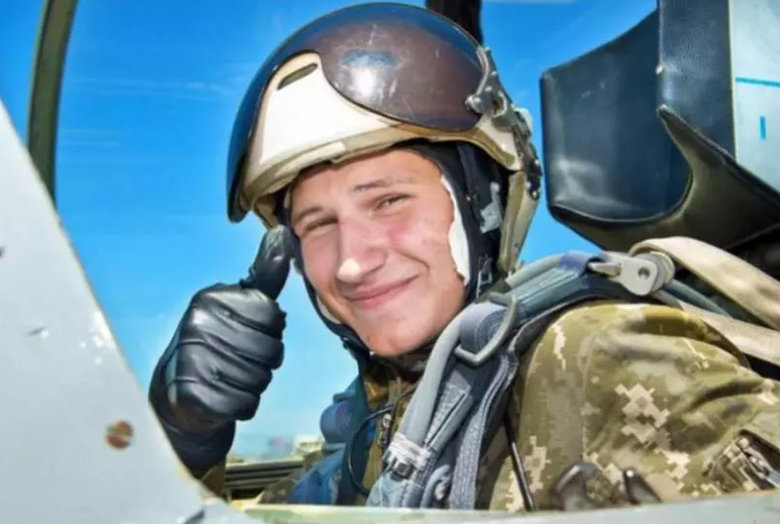 Сьогодні у Ніжині попрощалися з пілотом Романом Пасулькою 01