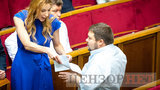 Лозовой на корточках озадачил Ляшко, эмоциональный спор Черваковой и Карпунцова и пустующий сессионный зал, - день работы ВР 22 июня. ФОТОрепортаж