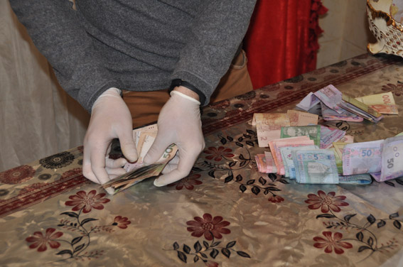 Злочинну групу, яка постачала наркозалежним громадянам опій, ліквідовано в Миколаєві, - Нацполіція 06