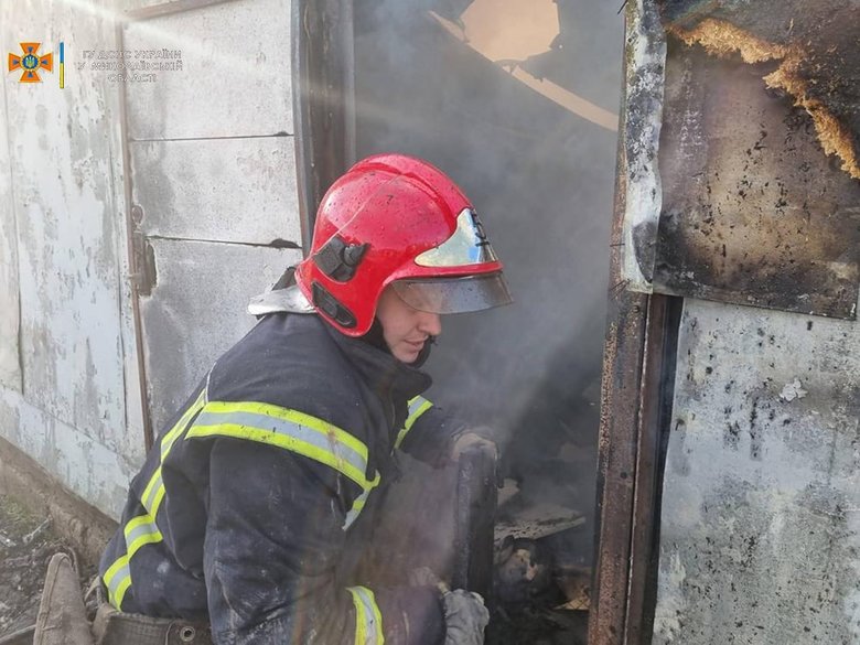 Російські окупанти ввечері знову обстрілювали Миколаїв 02