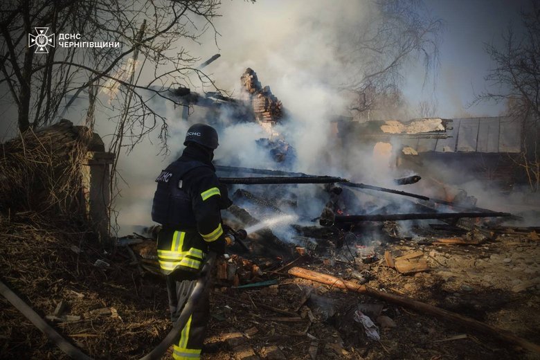Чернігівщина: удари дронів по житлу, агро- та енергооб’єктах