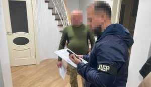 Заступник командира в/ч відправляв військових класти бруківку на Львівщині та встановлювати пам’ятники на могилах, - ДБР. ФОТО