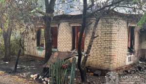 Окупанти атакували Харківщину: поранено двох людей, пошкоджені будинки, знеструмлено 10 тисяч мешканців. ФОТОрепортаж