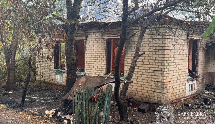 Окупанти атакували Харківщину: поранено двох людей, пошкоджені будинки, знеструмлено 10 тисяч мешканців. ФОТОрепортаж