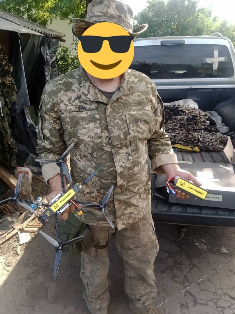 Бойцы 3-й ОШБ дроном-камикадзе Дикий Шершень попадают во вражескую группу из пяти оккупантов 01