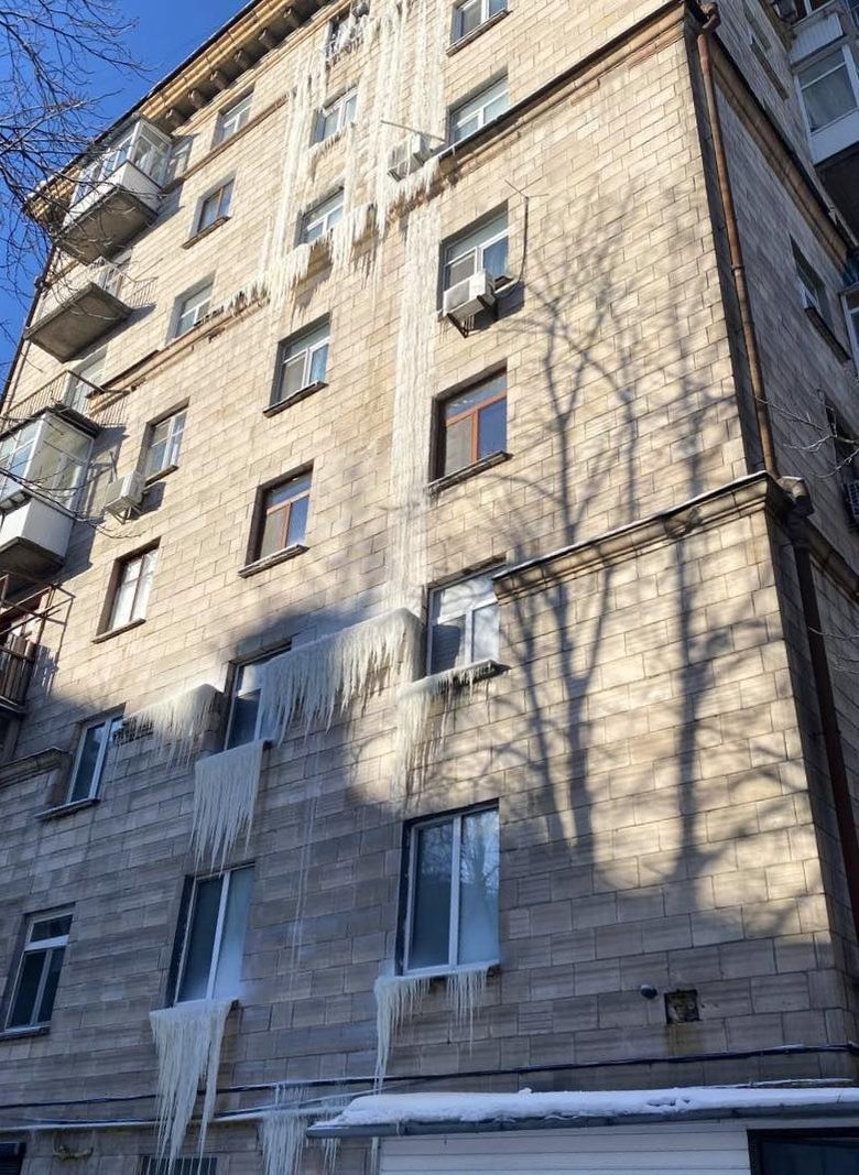 No heating in a house in Kyiv for over two weeks