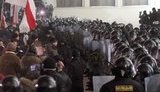 Арест в прямом эфире: "Как в американском боевике меня прижали к машине... Уроды, суки, фашисты!!!". АУДИО.