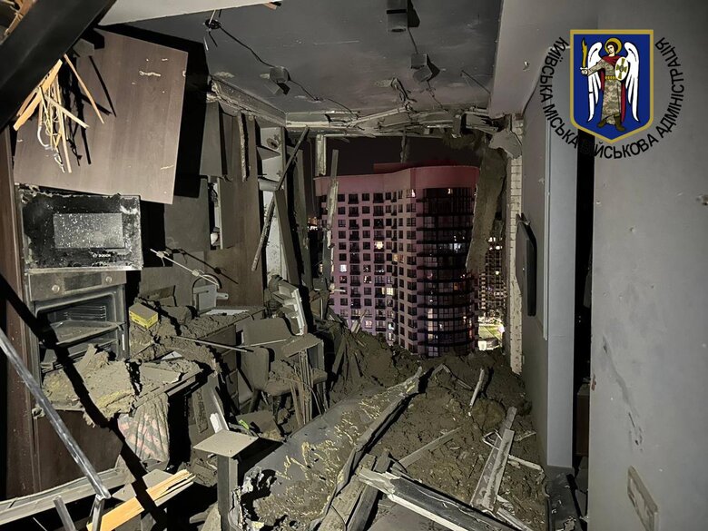 Shahed attack on Kyiv: air defense forces shot down almost 10 drones, one person died, two were injured 01