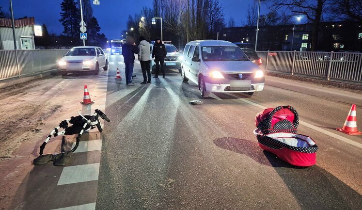 У Вараші водій наїхав на жінку з дитиною у візку: одномісячне немовля загинуло. ФОТО