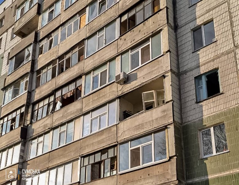 Суми під ударом дронів РФ: пошкоджено тролейбус і будинки