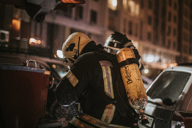 Пожар в многоэтажке в Голосеевском районе Киева. 16 человек эвакуированы, 1 госпитализирован в ожоговый центр, - ГСЧС 03 Пожар в многоэтажке в Голосеевском районе Киева. 16 человек эвакуированы, 1 госпитализирован в ожоговый центр, - ГСЧС 03