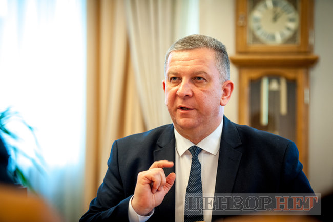 Андрій Рева: Для силовиків найбільше пенсії зростуть у тих, хто брав участь у бойових діях у зоні АТО 04