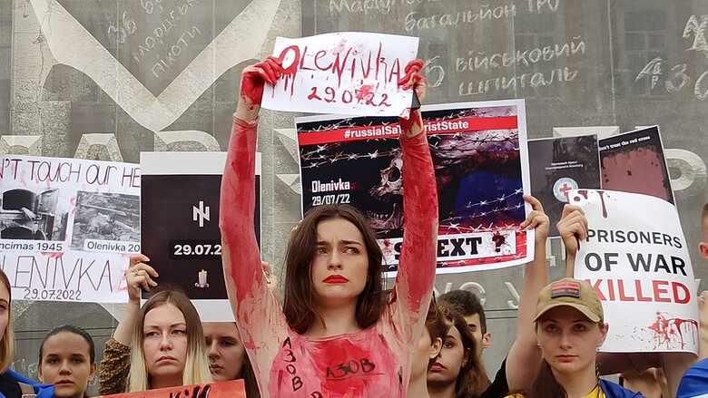 Акция Оленовка - новый Освенцим, организованная родственниками пленных защитников Азовстали, прошла в центре Киева 40