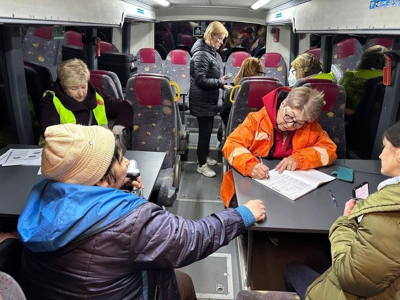 Російський удар по Одесі: двоє загиблих, десятки будинків пошкоджено