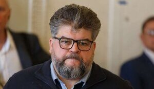 "Галь, відкликай оту х...ю", - "слуга народу" Яременко - колезі Третьяковій, яка разом з Безуглою запропонувала скандальний законопроєкт