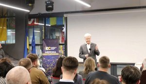 Війна на Близькому Сході відволікає союзників від України і грає на користь Путіну, – Порошенко. ФОТОрепортаж