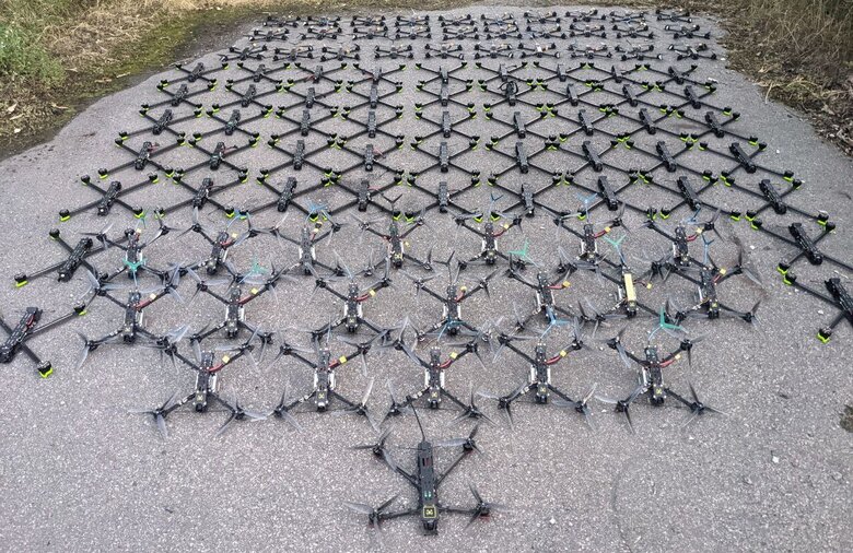 Кожен українець має зібрати FPV-дрон: Як виготовляють ударні дрони Дикі Шершні, профінансовані читачами Цензор.НЕТ 05 Кожен українець має зібрати FPV-дрон: Як виготовляють ударні дрони Дикі Шершні, профінансовані читачами Цензор.НЕТ 05