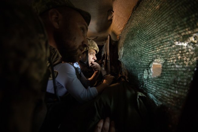 Zelenskyi visits frontline positions in Donbas 05
