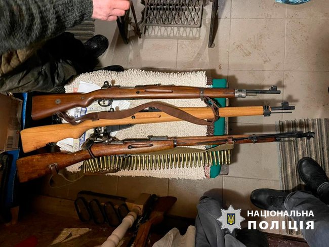 В Харькове у трех нелегальных коллекционеров изъят арсенал оружия, - Нацполиция 02
