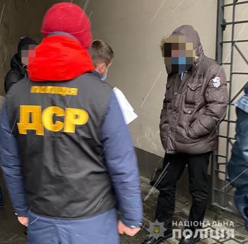 Начальник управления КП Киевтранспарксервис задержан при получении взятки, - Нацполиция 01