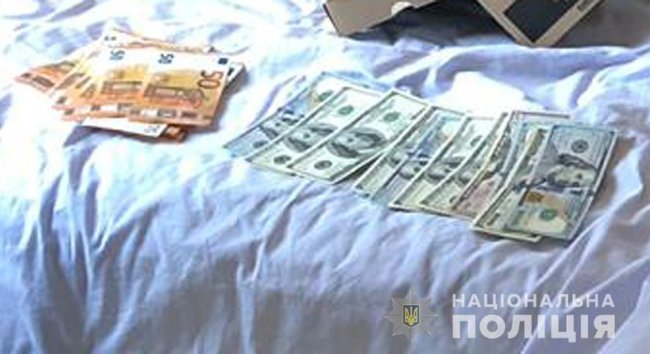 В горсовете Борисполя раскрыта схема получения откатов, организованная группой чиновников во главе с замом мэра, - Нацполиция 04