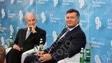 Янукович встретился в Ялте с Шимоном Пересом и Штефаном Фюле на "YES". ФОТОрепортаж