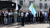 "Ні репресіям", "Путін - убивця", - під посольством РФ у Києві відбулася акція на підтримку арештованих кримських татар. ФОТО