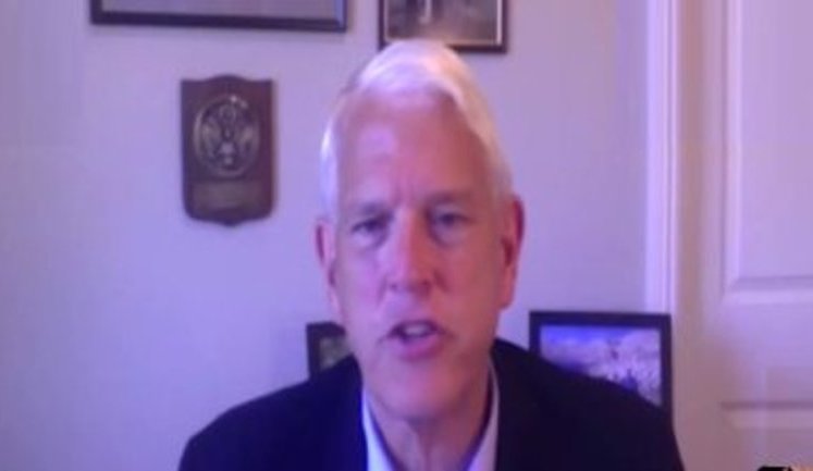 Pifer says Zelenskyi should not persecute Poroshenko