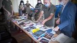 Компания Yakaboo передала украинским военным 400 книг