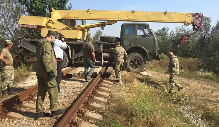 Activists block railroad to Firtash's Crimean plant with concrete bricks and anti-tank hedgehog, - media. PHOTOS