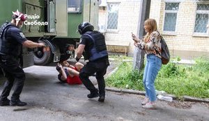 Поліцейських, що били учасників акції на підтримку Стерненка, відсторонили, - Крищенко