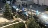 Под офис Зеленского приехали активисты с флагами "Автомайдана". Организация опровергает участие в акции. ВИДЕО