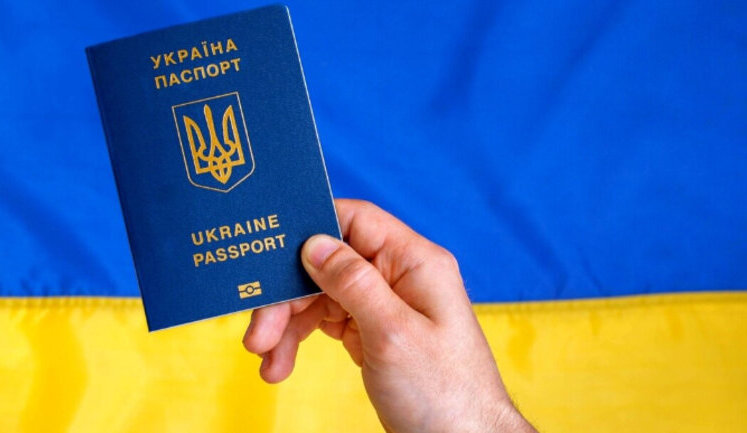 У Берліні відкривають центр видачі українських документів