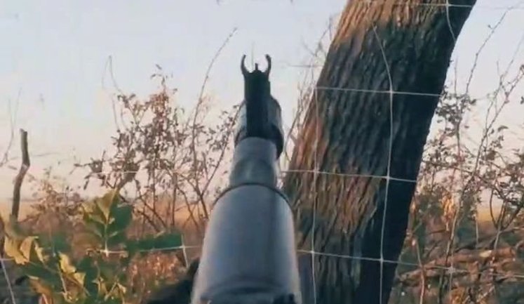 Прикордонники "Фенікса" зі стрілецької зброї збили російські FPV-дрони та знешкодили ворожу засідку на дорозі. ВIДЕО