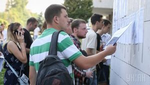 Шмыгаль о препятствии выезда абитуриентов из ОРДЛО: Оккупанты понимают, что эти дети не вернутся, а останутся работать и учиться в Украине. ВИДЕО