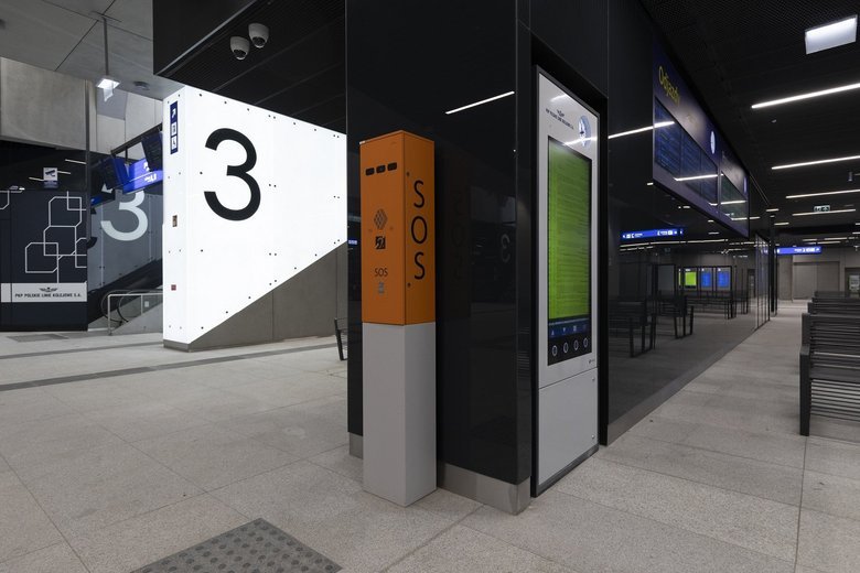 У Варшаві після ремонту відкрили один із найбільших вокзалів Польщі