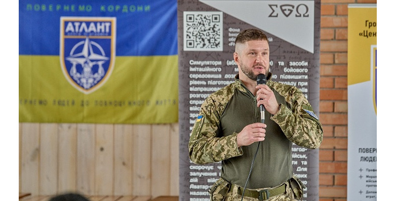 Вишкіл Нацспротиву. На фото: Волонтер ІРЦ "База 4.5.0.", керівник ГО "Центр підтримки Атлант" Андрій Омельченко
