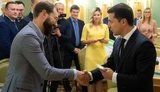 Зеленський вручив посвідчення новим членам ЦВК. ФОТО