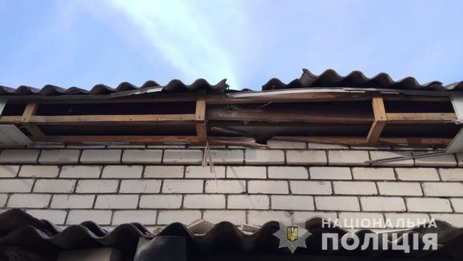 Окупанти обстріляли Золоте-4, пошкоджено житлові будинки 03